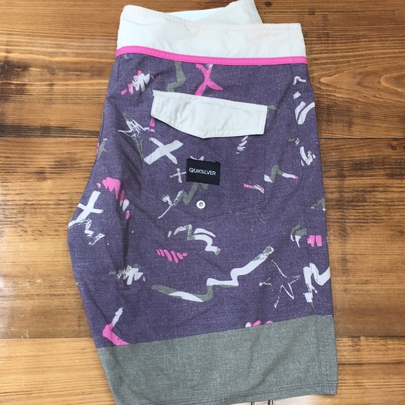 Quiksilver Dry Flight board shorts - Picture 4 of 4